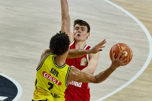 Deutsche Basketball Bundesliga (BBL), FC Bayern München Basketball vs ALBA Berlin, München FC Bayern Basketball, Berlin ALBA, 2026-06-21 in München (SAP Garden) KAYIL Jack (ALBA Berlin Point Guard (PG) Nr7-BER7), DIMITRIJEVIC Neno (FC Bayern München Basketball Guard (Nr.0) BAY0 ) sportworld München SAP Garden Bayern Deutschland *** German Basketball Bundesliga (BBL), FC Bayern Munich Basketball vs. ALBA Berlin, Munich FC Bayern Basketball, Berlin ALBA, June 21, 2026, at SAP Garden in Munich; KAYIL Jack, ALBA Berlin point guard (PG) No. 7 (BER7); DIMITRIJEVIC Neno, FC Bayern Munich Basketball guard No. 0 (BAY0); Sportworld Munich, SAP Garden, Bayern, Germany,detected_source_language