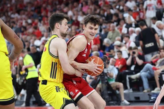 Nenad Dimitrijevic (FC Bayern Basketball, 00) mit Jonas Mattisseck (Alba Berlin, 09), GER, FC Bayern Basketball vs. Alba Berlin, Basketball, easycredit Basketball Bundesliga, Playoffs, Finale, Spiel 5, Saison 2025 2026, 21.06.2026, GER, FC Bayern Basketball vs. Alba Berlin, Basketball, easycredit Basketball Bundesliga, Playoffs, Finale, Spiel 5, Saison 2025 2026, 21.06.2026 Muenchen *** Nenad Dimitrijevic, FC Bayern Basketball, 00, with Jonas Mattisseck, Alba Berlin, 09, GER, FC Bayern Basketball vs. Alba Berlin, Basketball, easycredit Basketball Bundesliga, Playoffs, Finals, Game 5, 2025–2026 Season, June 21, 2026, GER, FC Bayern Basketball vs. Alba Berlin, Basketball, easycredit Basketball Bundesliga, Playoffs, Finals, Game 5, 2025–2026 Season, June 21, 2026, Munich,detected_source_language Copyright: xEibner-Pressefoto JennixMaulx EP_JML