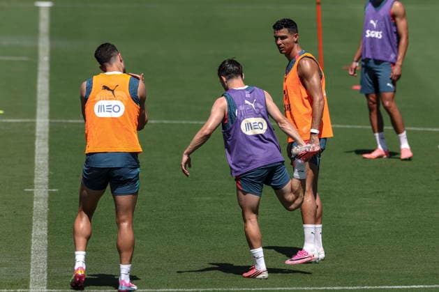 FIFA World Cup, WM, Weltmeisterschaft, Fussball 2026 - Portugal training Portugal s national team, Nationalteam players Cristiano Ronaldo (R) in action during the training session for the FIFA World Cup 2026 at Garden District Park, in Palm Beach, Florida, USA, 21 June 2026. Palm Beach Florida Estados Unidos  Copyright: xMIGUELxA.xLOPESx