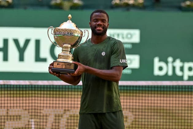 Frances Tiafoe (USA) mit Siegerpokal TERRA WORTMANN Open 2026, Tennis, ATP, Tennis Herren Tennis Herren 500, Turnier, Hauptfeld, Finale, Einzel, 21.06.2026, TERRA WORTMANN Open 2026, Tennis, ATP, Tennis Herren 500, Turnier, Hauptfeld, Finale, Einzel, 21.06.2026 Halle *** Frances Tiafoe (USA) with the TERRA WORTMANN Open 2026 trophy, Tennis, ATP, Mens 500, Tournament, Main Draw, Final, Singles, June 21, 2026, TERRA WORTMANN Open 2026, Tennis, ATP, Men’s 500, Tournament, Main Draw, Final, Singles, June 21, 2026, Indoor,detected_source_language Copyright: xEibner-Pressefoto RobertxGertzenx EP_RGN