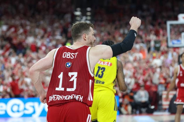 Andreas Obst (FC Bayern Basketball, 13) jubelt, Emotionen, GER, FC Bayern Basketball vs. Alba Berlin, Basketball, easycredit Basketball Bundesliga, Playoffs, Finale, Spiel 5, Saison 2025 2026, 21.06.2026, GER, FC Bayern Basketball vs. Alba Berlin, Basketball, easycredit Basketball Bundesliga, Playoffs, Finale, Spiel 5, Saison 2025 2026, 21.06.2026 Muenchen *** Andreas Obst, FC Bayern Basketball, 13, celebrating, emotions, GER, FC Bayern Basketball vs. Alba Berlin, basketball, easycredit Basketball Bundesliga, playoffs, finals, Game 5, 2025–2026 season, June 21, 2026, GER, FC Bayern Basketball vs. Alba Berlin, basketball, easycredit Basketball Bundesliga, playoffs, finals, Game 5, 2025–2026 season, June 21, 2026, Munich,detected_source_language Copyright: xEibner-Pressefoto JennixMaulx EP_JML