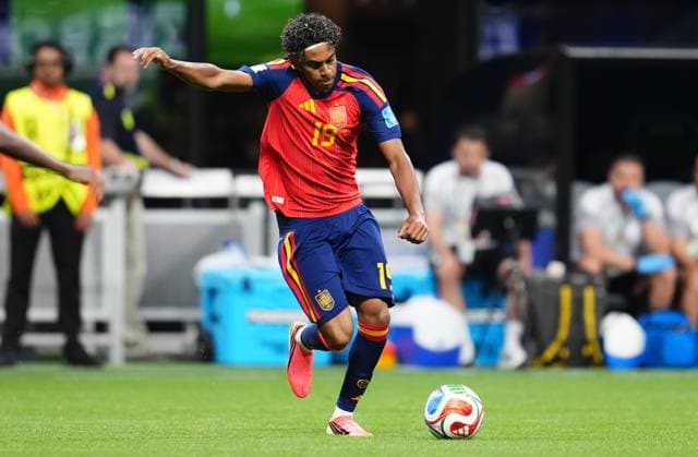 Spain v Saudi Arabia - FIFA World Cup, WM, Weltmeisterschaft, Fussball 2026 - Group H ATLANTA, UNITED STATES - JUNE 21: Lamine Yamal of Spain kicks the ball during the 2026 FIFA World Cup First Stage Group H match between Spain and Saudi Arabia at Mercedes-Benz Stadium (Atlanta Stadium) in Atlanta, Georgia, United States on June 21, 2026. Jose Hernandez Anadolu Georgia United States. Editorial use only. Please get in touch for any other usage.  Copyright: x2026xAnadoluxJosexHernandezx