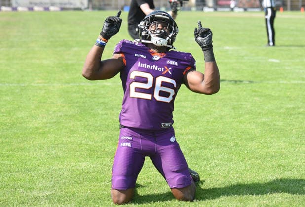 21.06.2026, xhbx, American Football EFA European Football Alliance, Frankfurt Galaxy - Prague Lions v.l. Antony Marvyn Bouembe (Frankfurt Galaxy) Touchdown Jubel zum 6:0 (DFL DFB REGULATIONS PROHIBIT ANY USE OF PHOTOGRAPHS as IMAGE SEQUENCES and or QUASI-VIDEO) Frankfurt am Main *** June 21, 2026, xhbx, American Football EFA European Football Alliance, Frankfurt Galaxy vs. Prague Lions – Antony Marvyn Bouembe, Frankfurt Galaxy, celebrating a touchdown, 6–0. DFL and DFB regulations prohibit any use of photographs as image sequences and or quasi-video. Frankfurt am Main,detected_source_language