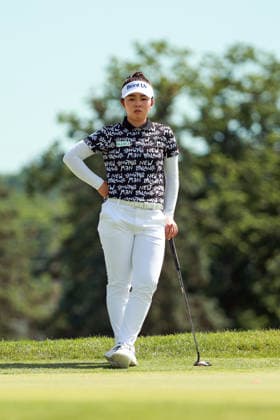 Meijer LPGA, Golf Damen Classic by Simply Give Belmont, MI - JUNE 21: Miyu Yamashita of Japan waits on the 2nd green during the final round of the Meijer LPGA Classic by Simply Give at Blythefield Country Club on June 21, 2026 in Belmont, Michigan. Belmont Michigan United States  Copyright: xAmyxLemusx originalFilename:lemus-meijerlp260621_np9ZF.jpg