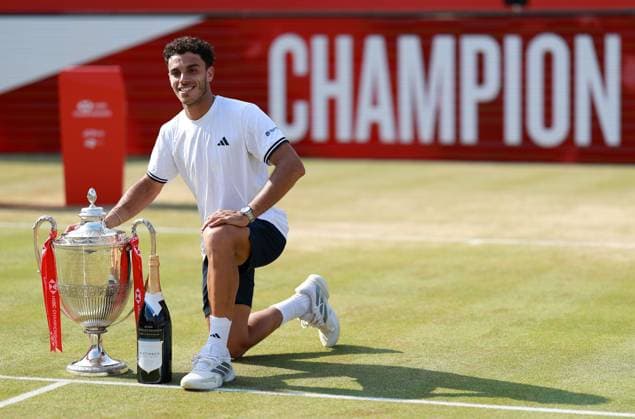 Francisco Cerundolo of Argentina celebrates with the trophy HSBC Queen s Club Championships, Day Sixteen, Tennis, Queen s Club, West Kensington, London, UK - 21 Jun 2026London Queen s Club United Kingdom  Copyright: xEllaxLing Shutterstockx 16929308bs