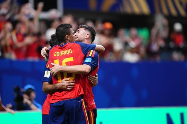 Spain v Saudi Arabia - FIFA World Cup, WM, Weltmeisterschaft, Fussball 2026 - Group H ATLANTA, USA - JUNE 21: Mikel Oyarzabal of Spain celebrates after scoring a goal with teammates during the 2026 FIFA World Cup First Stage Group H match between Spain and Saudi Arabia at Mercedes-Benz Stadium (Atlanta Stadium) in Atlanta, Georgia, United States on June 21, 2026. Jose Hernandez Anadolu Georgia United States. Editorial use only. Please get in touch for any other usage.  Copyright: x2026xAnadoluxJosexHernandezx