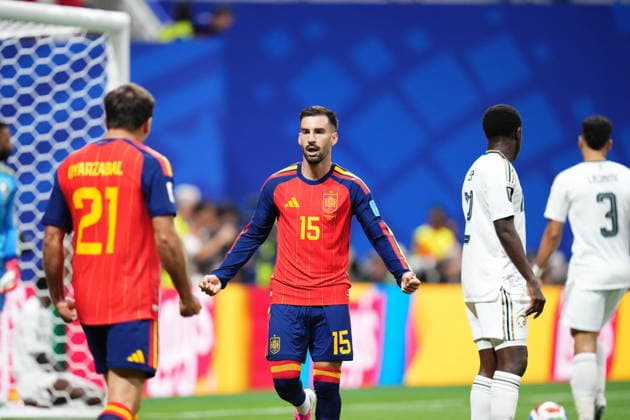 Spain v Saudi Arabia - FIFA World Cup, WM, Weltmeisterschaft, Fussball 2026 - Group H ATLANTA, USA - JUNE 21: Alex Baena of Spain celebrates a goal scored by Lamine Yamal of Spain during the 2026 FIFA World Cup First Stage Group H match between Spain and Saudi Arabia at Mercedes-Benz Stadium (Atlanta Stadium) in Atlanta, Georgia, United States on June 21, 2026. Jose Hernandez Anadolu Georgia United States. Editorial use only. Please get in touch for any other usage.  Copyright: x2026xAnadoluxJosexHernandezx