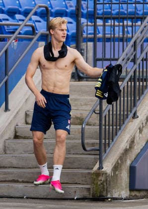260621 Lucas Bergvall of the Swedish national football team at a training session during day 11 of the FIFA World Cup, WM, Weltmeisterschaft, Fussball 2026 in Dallas. Photo: Petter Arvidson BILDBYRAN kod PA PA1247 fotboll football soccer fotball vm fotbolls-vm fotball-vm fotbolls-vm 2026 fifa world cup 2026 träning practice training sverige sweden sverige a bbeng *** 260621 Lucas Bergvall of the Swedish national soccer team at a training session on Day 11 of the 2026 FIFA World Cup in Dallas. Photo by Petter Arvidson, BILDBYRAN. Code  Copyright: PETTERxARVIDSON BB260621PA053