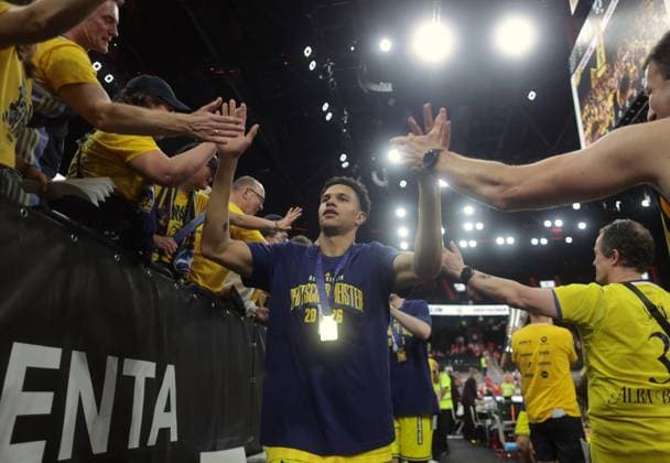 Berlins 7 KAYIL und Fans. Basketball, Bayern - Berlin. Bundesliga, FC Bayern Basketball - Alba Berlin, Playoff Finale, 5.Spiel, Saison 2025-2026, 21.06.2026, in Muenchen, S A P G A R D E N, Deutschland. Quelle Copyright Credit : Oryk HAIST *** Berlins 7 KAYIL and Basketball Fans, Bayern Berlin Bundesliga, FC Bayern Basketball vs. Alba Berlin, Playoff Finals, Game 5, 2025–2026 Season, June 21, 2026, in Munich, S A P G A R D E N, Germany Source Copyright Credit Oryk HAIST,detected_source_language xBASKETBALL-BAYERN-BERLINx