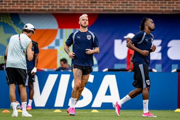 DALLAS - (lr) Marko Arnautovic of Austria and Carney Chukwuemeka of Austria during the 2026 World Cup at Washburne Soccer and Track Stadium on June 21, 2026, in Dallas, United States. (Photo by Stefan Koops EYE4IMAGES DeFodi Images) - *** DALLAS — Marko Arnautovic of Austria and Carney Chukwuemeka of Austria during the 2026 World Cup at Washburne Soccer and Track Stadium on June 21, 2026, in Dallas, United States. Photo by Stefan Koops, EYE4IMAGES, DeFodi Images,detected_source_language