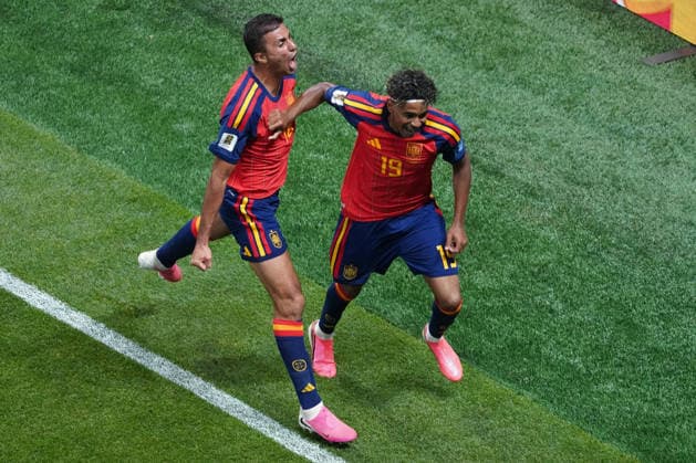 Spain s Lamine Yamal (R) celebrates with teammate Rodri (L) after scoring the 1-0 goal during the 2026 FIFA World Cup, WM, Weltmeisterschaft, Fussball Group H soccer match between Spain and Saudi Arabia, in Atlanta, United States, 21 June 2026. FIFA World Cup 2026 - Group H - Spain vs. Saudi Arabia !ACHTUNG: NUR REDAKTIONELLE NUTZUNG!  Copyright: xKENNETHxFERNaNDEZx GRAF2791 20260621-55020667180_1