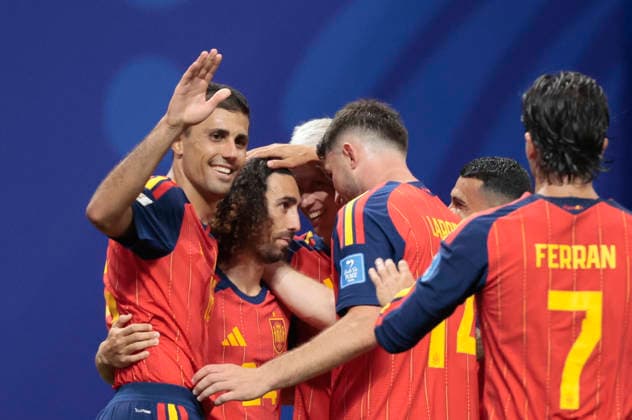 Spain s Marc Cucurella (2-L) celebrates with teammates after scoring the 4-0 goal during the 2026 FIFA World Cup, WM, Weltmeisterschaft, Fussball Group H soccer match between Spain and Saudi Arabia, in Atlanta, United States, 21 June 2026. FIFA World Cup 2026 - Group H - Spain vs. Saudi Arabia !ACHTUNG: NUR REDAKTIONELLE NUTZUNG!  Copyright: xLavandeiraxJrx GRAF2804 20260621-55020667222_1