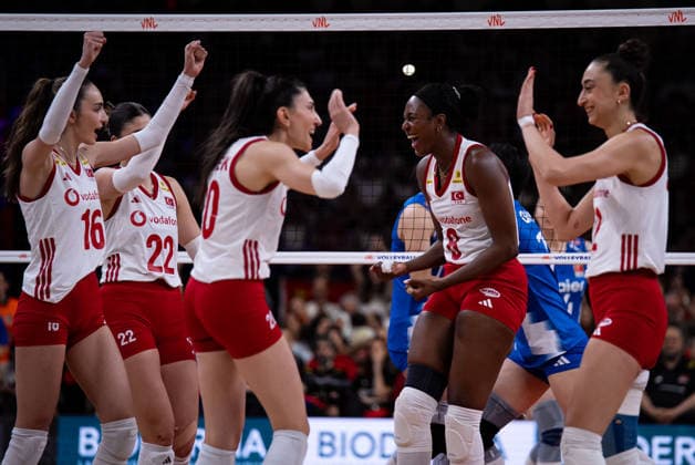 Turkiye v China - 2026 FIVB Volleyball Nations League ANKARA, TURKIYE - JUNE 21: Players of Turkiye celebrate after scoring a point during the 2026 FIVB Volleyball Nations League (VNL) Week 2 match between Turkiye and China at the Ankara Sports Hall in Ankara, Turkiye on June 21, 2026. Betul Abali Anadolu Ankara Turkey. Editorial use only. Please get in touch for any other usage.  Copyright: x2026xAnadoluxBetulxAbalix