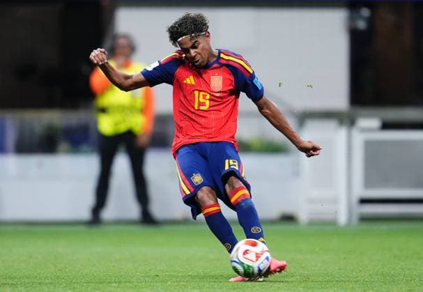 Spain v Saudi Arabia - FIFA World Cup, WM, Weltmeisterschaft, Fussball 2026 - Group H ATLANTA, USA - JUNE 21: Lamine Yamal of Spain kicks the ball during the 2026 FIFA World Cup First Stage Group H match between Spain and Saudi Arabia at Mercedes-Benz Stadium (Atlanta Stadium) in Atlanta, Georgia, United States on June 21, 2026. Jose Hernandez Anadolu Georgia United States. Editorial use only. Please get in touch for any other usage.  Copyright: x2026xAnadoluxJosexHernandezx