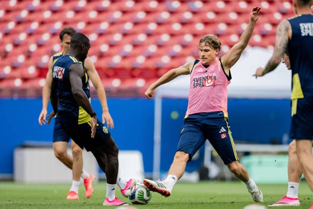260621 Ken Sema and Carl Starfelt of the Swedish national football team at a training session during day 11 of the FIFA World Cup, WM, Weltmeisterschaft, Fussball 2026 in Dallas. Photo: Petter Arvidson BILDBYRAN kod PA PA1247 fotboll football soccer fotball vm fotbolls-vm fotball-vm fotbolls-vm 2026 fifa world cup 2026 träning practice training sverige sweden sverige a bbeng *** 260621 Ken Sema and Carl Starfelt of the Swedish national soccer team at a training session on Day 11 of the 2026 FIFA World Cup in Dallas. Photo  Copyright: PETTERxARVIDSON BB260621PA072