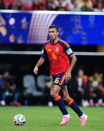 Spain v Saudi Arabia - FIFA World Cup, WM, Weltmeisterschaft, Fussball 2026 - Group H ATLANTA, USA - JUNE 21: Rodri Hernandez of Spain drives the ball during the 2026 FIFA World Cup First Stage Group H match between Spain and Saudi Arabia at Mercedes-Benz Stadium (Atlanta Stadium) in Atlanta, Georgia, United States on June 21, 2026. Jose Hernandez Anadolu Georgia United States. Editorial use only. Please get in touch for any other usage.  Copyright: x2026xAnadoluxJosexHernandezx