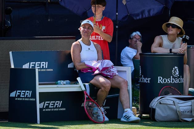 June 21, 2026, Bad Homburg, Hessen, Germany: Angelique Kerber of Germany is sitting on the players bench during a video message from Rafael Nadal during the BAD HOMBURG OPEN powered by SOLARWATTT- WTA500 - Womens Tennis, 20.6.2026 in Bad Homburg (Tennis-Club Bad Homburg), Germany - Photo: Tennis 2026: Bad Hombug Open - WTA500: KERBER 6:3 7:5 IVANOVIC  - ZUMAs343 20260621_zsp_s343_194 Copyright: xMathiasxSchulzx
