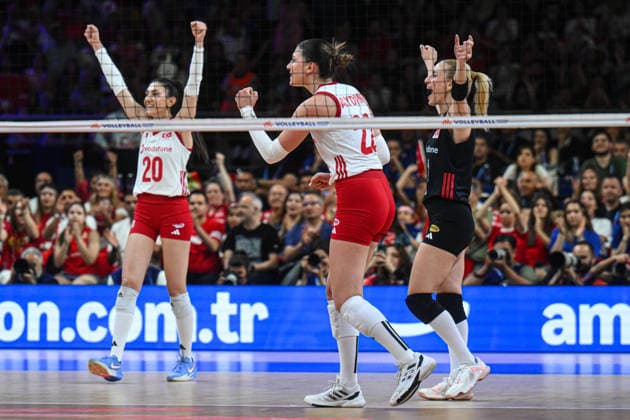 Turkiye v China - 2026 FIVB Volleyball Nations League ANKARA, TURKIYE - JUNE 21: Players of Turkiye celebrate after scoring a point during the 2026 FIVB Volleyball Nations League (VNL) Week 2 match between Turkiye and China at the Ankara Sports Hall in Ankara, Turkiye on June 21, 2026. Akin Celiktas Anadolu Ankara Turkey. Editorial use only. Please get in touch for any other usage.  Copyright: x2026xAnadoluxAkinxCeliktasx