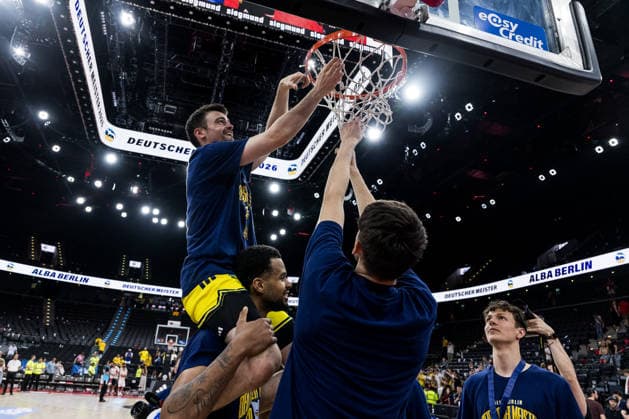 MUNICH, GERMANY - JUNE 21:Jonas Mattisseck (Alba Berlin, 9) cutting down the net after winning the German Championship after the easyCredit Basketball Bundesliga Playoffs Final Game 5 match between FC Bayern Muenchen vs. Alba Berlin at SAP Garden on June 21, 2026 in Munich, Germany. Bavaria Germany Copyright: xSteffiexWunderlx