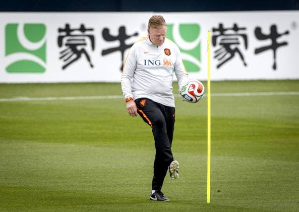 Sport Bilder des Tages KANSAS CITY - Netherlands coach Ronald Koeman during a training session of the Dutch national team, Nationalteam at the KC Current Training Facility, on June 21, 2026, in Kansas City. The Dutch team is preparing for the match against Tunisia during the FIFA World Cup, WM, Weltmeisterschaft, Fussball KOEN VAN WEEL ANP xVIxANPxSportx xxANPxIVx 561598665 originalFilename: 561598665.jpg