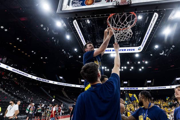 MUNICH, GERMANY - JUNE 21: Jonas Mattisseck (Alba Berlin, 9) cutting down the net after winning the German Championship after the easyCredit Basketball Bundesliga Playoffs Final Game 5 match between FC Bayern Muenchen vs. Alba Berlin at SAP Garden on June 21, 2026 in Munich, Germany. Bavaria Germany Copyright: xSteffiexWunderlx