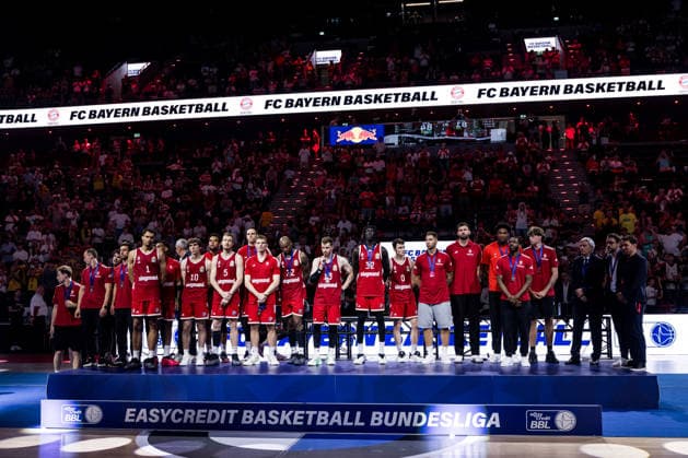 MUNICH, GERMANY - JUNE 21: Runner up - FC Bayern Muenchen - after the easyCredit Basketball Bundesliga Playoffs Final Game 5 match between FC Bayern Muenchen vs. Alba Berlin at SAP Garden on June 21, 2026 in Munich, Germany. Bavaria Germany Copyright: xSteffiexWunderlx