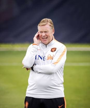 KANSAS CITY - Netherlands coach Ronald Koeman during a training session of the Dutch national team, Nationalteam at the KC Current Training Facility, on June 21, 2026, in Kansas City. The Dutch team is preparing for the match against Tunisia during the FIFA World Cup, WM, Weltmeisterschaft, Fussball ROBIN VAN LONKHUIJSEN ANP xVIxANPxSportx xxANPxIVx 561598919 originalFilename: 561598919.jpg