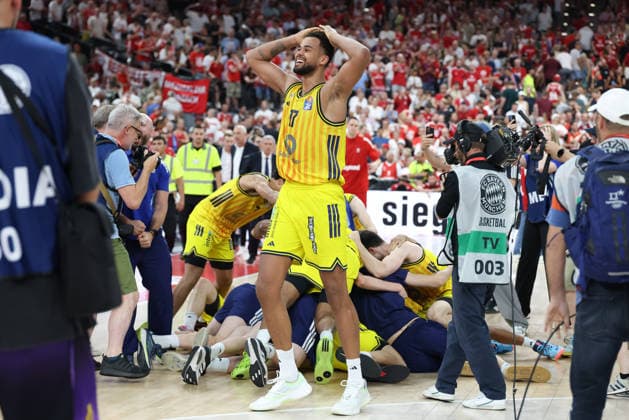 Norris Agbakoko (Alba Berlin, 17) bejubelt den Gewinn der deutschen Meisterschaft nach dem Schlusspfiff, GER, FC Bayern Basketball vs. Alba Berlin, Basketball, easycredit Basketball Bundesliga, Playoffs, Finale, Spiel 5, Saison 2025 2026, 21.06.2026, GER, FC Bayern Basketball vs. Alba Berlin, Basketball, easycredit Basketball Bundesliga, Playoffs, Finale, Spiel 5, Saison 2025 2026, 21.06.2026 Muenchen *** Norris Agbakoko of Alba Berlin, 17, celebrates winning the German championship after the final buzzer, GER, FC Bayern Basketball vs. Alba Berlin, Basketball, easycredit Basketball Bundesliga, Playoffs, Finals, Game 5, 2025–2026 season, June 21, 2026, GER, FC Bayern Basketball vs. Alba Berlin, Basketball, easycredit Basketball Bundesliga, Playoffs, Finals, Game 5, 2025–2026 season, June 21, 2026, Munich,detected_source_language Copyright: xEibner-Pressefoto JennixMaulx EP_JML