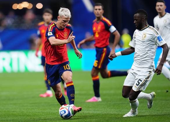 Spain v Saudi Arabia - FIFA World Cup, WM, Weltmeisterschaft, Fussball 2026 - Group H ATLANTA, USA - JUNE 21: Dani Olmo (10) of Spain plays the ball during the 2026 FIFA World Cup First Stage Group H match between Spain and Saudi Arabia at Mercedes-Benz Stadium (Atlanta Stadium) in Atlanta, Georgia, United States on June 21, 2026. Jose Hernandez Anadolu Georgia United States. Editorial use only. Please get in touch for any other usage.  Copyright: x2026xAnadoluxJosexHernandezx