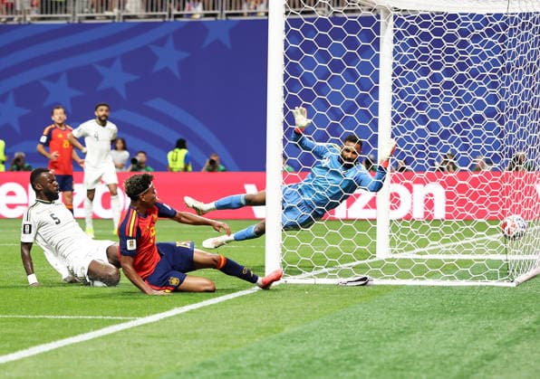 Sport Bilder des Tages (260622) -- ATLANTA, June 22, 2026 -- Lamine Yamal (C) of Spain shoots to score during the group H match between Spain and Saudi Arabia at the 2026 FIFA World Cup, WM, Weltmeisterschaft, Fussball at Atlanta Stadium in Atlanta, the United States, June 21, 2026. ) (SP)U.S.-ATLANTA-FOOTBALL-FIFA WORLD CUP-GROUP H-ESP VS KSA WangxKaiyan 