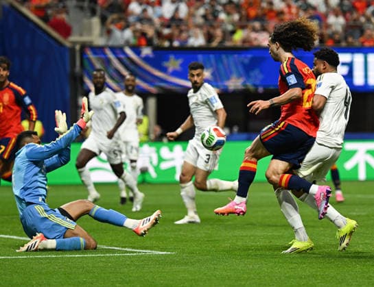 (260622) -- ATLANTA, June 22, 2026 -- Marc Cucurella (2nd R) of Spain competes during the group H match between Spain and Saudi Arabia at the 2026 FIFA World Cup, WM, Weltmeisterschaft, Fussball at Atlanta Stadium in Atlanta, the United States, June 21, 2026. ) (SP)U.S.-ATLANTA-FOOTBALL-FIFA WORLD CUP-GROUP H-ESP VS KSA JuxHuanzong 