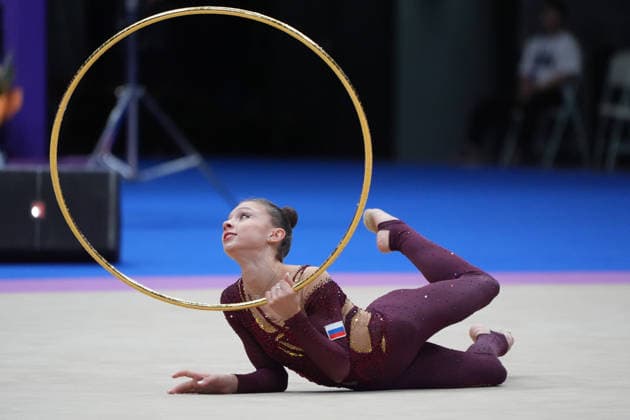 (260621) -- BEIJING, June 21, 2026 -- Arina Kovshova of Russia competes during the Individual Hoop final at the 2026 Rhythmic gymnastics, Rhythmische Sportgymnastik, RSG World Challenge Cup Beijing in Beijing, China, June 21, 2026. ) (SP)CHINA-BEIJING-RHYTHMIC GYMNASTICS-WORLD CHALLENGE CUP(CN) XiexHan 