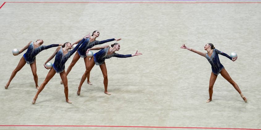 Sport Bilder des Tages (260621) -- BEIJING, June 21, 2026 -- Team Russia compete during the group 5 balls final at the 2026 Rhythmic gymnastics, Rhythmische Sportgymnastik, RSG World Challenge Cup Beijing in Beijing, China, June 21, 2026. ) (SP)CHINA-BEIJING-RHYTHMIC GYMNASTICS-WORLD CHALLENGE CUP(CN) XiexHan 