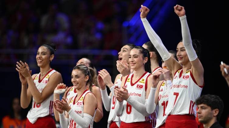 Turkiye v China - 2026 FIVB Volleyball Nations League ANKARA, TURKIYE - JUNE 21: Players of Turkiye before the 2026 FIVB Volleyball Nations League (VNL) Week 2 match between Turkiye and China at the Ankara Sports Hall in Ankara, Turkiye on June 21, 2026. Akin Celiktas Anadolu Ankara Turkey. Editorial use only. Please get in touch for any other usage.  Copyright: x2026xAnadoluxAkinxCeliktasx