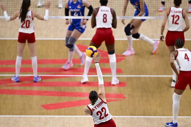 Turkiye v China - 2026 FIVB Volleyball Nations League ANKARA, TURKIYE - JUNE 21: Ilkin Aydin (22) of Turkiye in action during the 2026 FIVB Volleyball Nations League (VNL) Week 2 match between Turkiye and China at the Ankara Sports Hall in Ankara, Turkiye on June 21, 2026. Mehmet Futsi Anadolu Ankara Turkey. Editorial use only. Please get in touch for any other usage.  Copyright: x2026xAnadoluxMehmetxFutsix