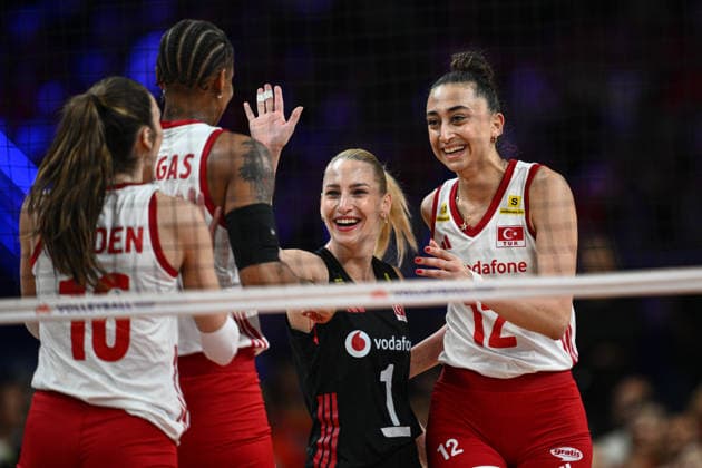 Turkiye v China - 2026 FIVB Volleyball Nations League ANKARA, TURKIYE - JUNE 21: Gizem Orge (1) of Turkiye celebrate after scoring a point during the 2026 FIVB Volleyball Nations League (VNL) Week 2 match between Turkiye and China at the Ankara Sports Hall in Ankara, Turkiye on June 21, 2026. Akin Celiktas Anadolu Ankara Turkey. Editorial use only. Please get in touch for any other usage.  Copyright: x2026xAnadoluxAkinxCeliktasx