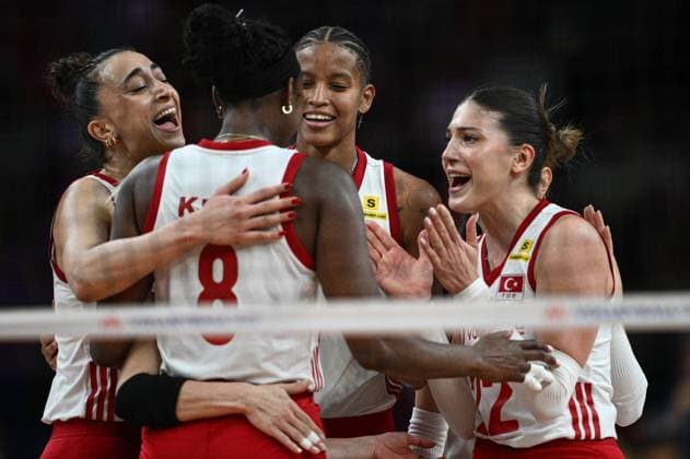 Turkiye v China - 2026 FIVB Volleyball Nations League ANKARA, TURKIYE - JUNE 21: Players of Turkiye celebrate after scoring a point during the 2026 FIVB Volleyball Nations League (VNL) Week 2 match between Turkiye and China at the Ankara Sports Hall in Ankara, Turkiye on June 21, 2026. Akin Celiktas Anadolu Ankara Turkey. Editorial use only. Please get in touch for any other usage.  Copyright: x2026xAnadoluxAkinxCeliktasx