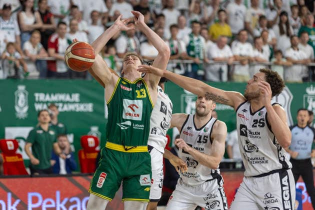 Legia Warszawa - Zastal Zeilona Gora 21.06.2026 basketball , Warsaw, League Men , Orlen Basket Liga , OBL, seven, final game (koszykowka, siodmy mecz finalowy) Legia Warszawa - Zastal Zielona Gora image shows: Jakub Szumert (L) Race Thompson (R) photo Katarzyna Plewczynska Fotostyk Copyright: xKatarzynaxPlewczynska Fotostykx 20260621KAPL1762