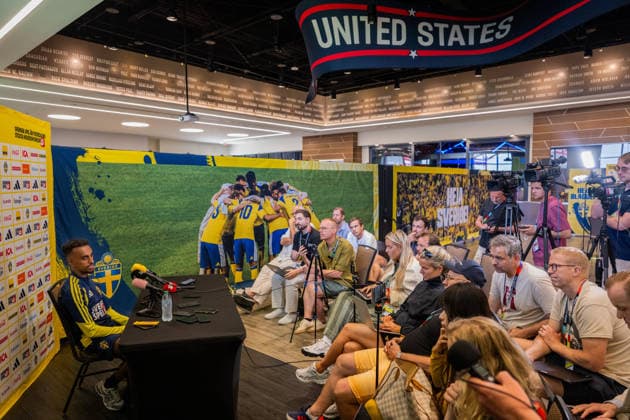 260621 Taha Ali of the Swedish men s national football team in the mixed zone after a training session during day 11 of the FIFA World Cup, WM, Weltmeisterschaft, Fussball 2026 on June 21, 2026 in Dallas. Photo: Petter Arvidson BILDBYRAN kod PA PA1248 fotboll football soccer fotball vm fotbolls-vm fotball-vm fotbolls-vm 2026 fifa world cup 2026 mixed zone sverige sweden sverige a day 11 bbeng *** June 21, 2026  Copyright: PETTERxARVIDSON BB260621PA087