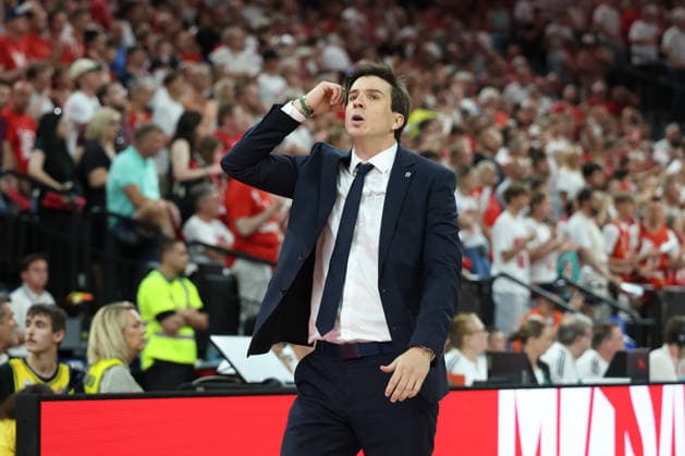 Pedro Calles (Alba Berlin, Chef-Trainer), GER, FC Bayern Basketball vs. Alba Berlin, Basketball, easycredit Basketball Bundesliga, Playoffs, Finale, Spiel 5, Saison 2025 2026, 21.06.2026, GER, FC Bayern Basketball vs. Alba Berlin, Basketball, easycredit Basketball Bundesliga, Playoffs, Finale, Spiel 5, Saison 2025 2026, 21.06.2026 Muenchen *** Pedro Calles, Alba Berlin, Head Coach, GER, FC Bayern Basketball vs. Alba Berlin, Basketball, easycredit Basketball Bundesliga, Playoffs, Finals, Game 5, 2025–2026 Season, June 21, 2026, GER, FC Bayern Basketball vs. Alba Berlin, Basketball, easycredit Basketball Bundesliga, Playoffs, Finals, Game 5, 2025–2026 Season, June 21, 2026, Munich,detected_source_language Copyright: xEibner-Pressefoto JennixMaulx EP_JML
