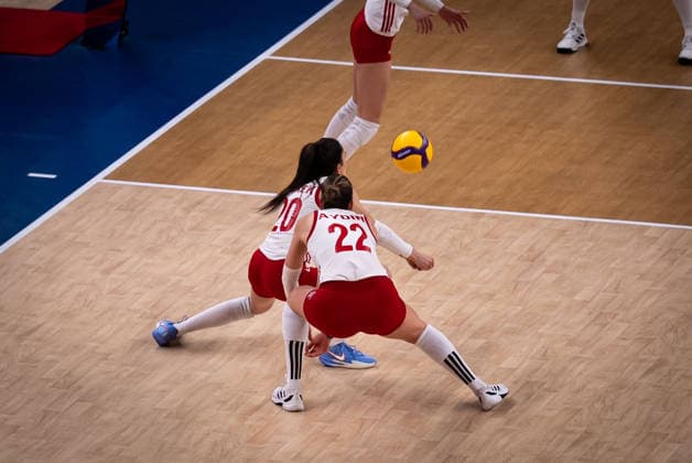 Turkiye v China - 2026 FIVB Volleyball Nations League ANKARA, TURKIYE - JUNE 21: Yaprak Erkek (20) and Ilkin Aydin (22) of Turkiye in action during the 2026 FIVB Volleyball Nations League (VNL) Week 2 match between Turkiye and China at the Ankara Sports Hall in Ankara, Turkiye on June 21, 2026. Betul Abali Anadolu Ankara Turkey. Editorial use only. Please get in touch for any other usage.  Copyright: x2026xAnadoluxBetulxAbalix