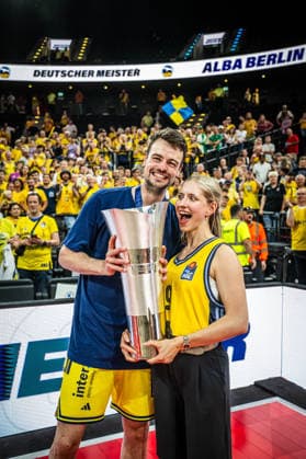 Basketball München 21.06.2026 Saison 2025 2026 EasyCredit BBL 1. Bundesliga Playoffs Finale Spiel 5 Männer, Herren FC Bayern München - Alba Berlin Alba Berlin gewinnt die Deutsche Meisterschaft 2026 Jonas Mattisseck (Alba Berlin, No.09) Minerva Hase *** Basketball Munich June 21, 2026 2025–2026 Season EasyCredit BBL 1 Bundesliga Playoffs Final Game 5 Mens Division, FC Bayern Munich vs. Alba Berlin Alba Berlin wins the 2026 German Championship Jonas Mattisseck, Alba Berlin, No. 09 Minerva Hase,detected_source_language