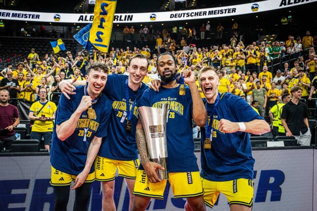 Basketball München 21.06.2026 Saison 2025 2026 EasyCredit BBL 1. Bundesliga Playoffs Finale Spiel 5 Männer, Herren FC Bayern München - Alba Berlin Alba Berlin gewinnt die Deutsche Meisterschaft 2026 Alex O Connell (Alba Berlin, No.03) Moses Wood (Alba Berlin, No.11) J wan Roberts (Alba Berlin, No.13) Sam Griesel (Alba Berlin, No.05) *** Basketball Munich June 21, 2026 2025–2026 Season EasyCredit BBL 1 Bundesliga Playoffs Finals Game 5 Mens Division, Mens FC Bayern Munich vs. Alba Berlin Alba Berlin wins the 2026 German Championship Alex OConnell, Alba Berlin, No. 03 Moses Wood, Alba Berlin; No. 11 Jwan Roberts, Alba Berlin; No. 13 Sam Griesel, Alba Berlin; No. 05,detected_source_language