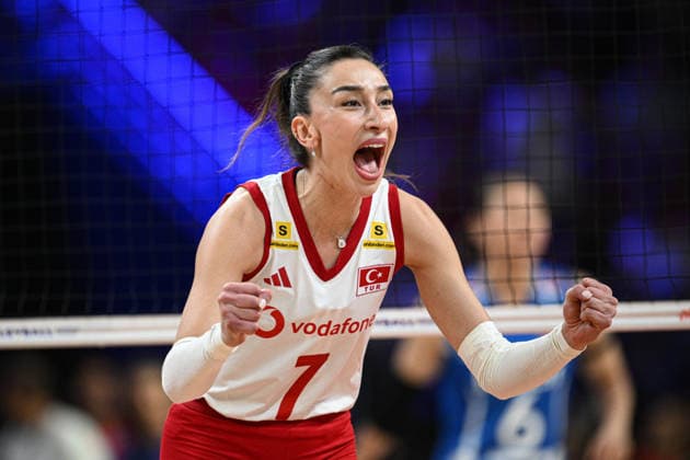 Turkiye v China - 2026 FIVB Volleyball Nations League ANKARA, TURKIYE - JUNE 21: Hande Baladin (7) of Turkiye celebrates after scoring a point during the 2026 FIVB Volleyball Nations League (VNL) Week 2 match between Turkiye and China at the Ankara Sports Hall in Ankara, Turkiye on June 21, 2026. Akin Celiktas Anadolu Ankara Turkey. Editorial use only. Please get in touch for any other usage.  Copyright: x2026xAnadoluxAkinxCeliktasx