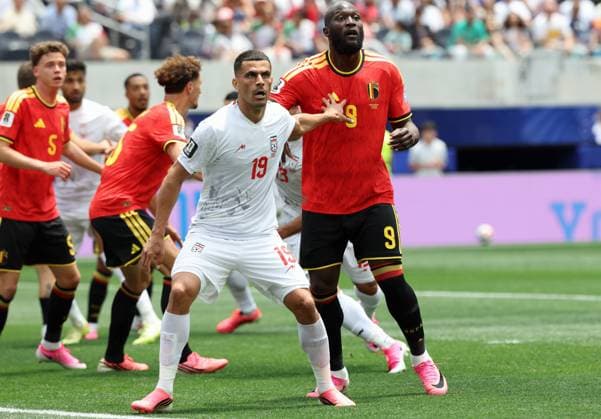 Iran s Ali Nemati and Belgium s Romelu Lukaku fight for the ball during a soccer game between Belgian national team, Nationalteam Red Devils and Iran, on Sunday 21 June 2026, at the SoFi stadium in Los Angeles, the second game in the group stage of the FIFA World Cup, WM, Weltmeisterschaft, Fussball 2026 in the United States of America. The Diables Rouges - Rode Duivels were drawn into Group G. BRUNOxFAHY  x178648628x