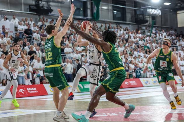 ZIELONA GORA 21.06.2026 SZOSTY MECZ FINALOWY PLAY-OFF ORLEN BASKET LIGA POLSKA LIGA KOSZYKOWKI MEZCZYZN SEZON 2025 26 --- OBL PLK POLISH TOP LEAGUE MEN S BASKETBALL MATCH IN WARSAW: ORLEN ZASTAL ZIELONA GORA - ANDRZEJ PLUTA FOT. MARCIN SZYMCZYK FOTOPYK NEWSPIX.PL --- newspix.pl POLAND OUT! 