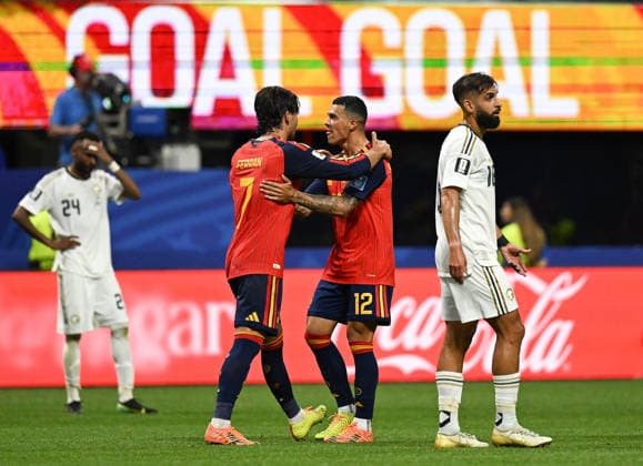 (260622) -- ATLANTA, June 22, 2026 -- Ferran Torres (2nd L) of Spain celebrates scoring which was later cancelled during the group H match between Spain and Saudi Arabia at the 2026 FIFA World Cup, WM, Weltmeisterschaft, Fussball at Atlanta Stadium in Atlanta, the United States, June 21, 2026. ) (SP)U.S.-ATLANTA-FOOTBALL-FIFA WORLD CUP-GROUP H-ESP VS KSA JuxHuanzong 