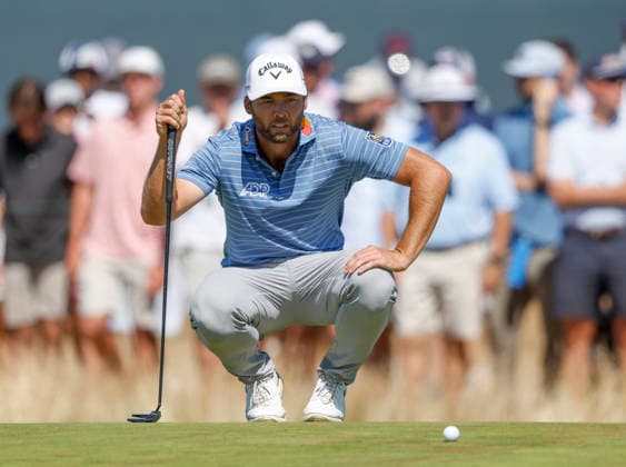 Sam Burns lines up a putt on the 8th during the final round of the 126th U.S. Open Golf Championship at Shinnecock Hills Golf Club in Southampton, NY, on Sunday, June 21, 2026.  NYC20260621816 JOHNxANGELILLO