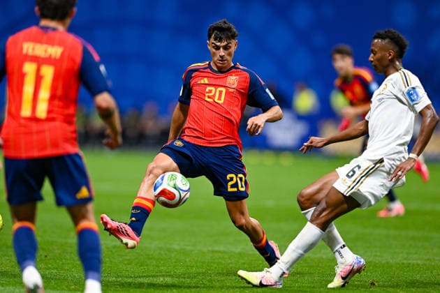 ATLANTA, GA - JUNE 21: Pedri 20 of Spain dribbles during the FIFA World Cup, WM, Weltmeisterschaft, Fussball 2026 Group H match between Spain and Saudi Arabia on June 21st, 2026 at Atlanta Stadium in Atlanta, GA. (Photo by Rich von Biberstein Icon Sportswire) SOCCER: JUN 21 FIFA World Cup 26 Group H - Spain vs Saudi Arabia EDITORIAL USE ONLY Icon260621013