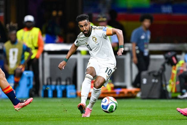 ATLANTA, GA - JUNE 21: Salem al-Dawsari 10 of Saudi Arabia dribbles during the FIFA World Cup, WM, Weltmeisterschaft, Fussball 2026 Group H match between Spain and Saudi Arabia on June 21st, 2026 at Atlanta Stadium in Atlanta, GA. (Photo by Rich von Biberstein Icon Sportswire) SOCCER: JUN 21 FIFA World Cup 26 Group H - Spain vs Saudi Arabia EDITORIAL USE ONLY Icon260621058